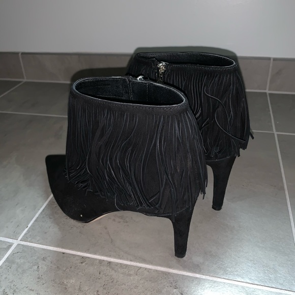 Sam Edelman Kandice, Black Suede Fringed Booties - Picture 3 of 5